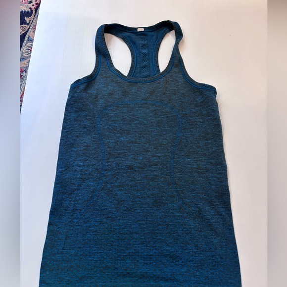 PROMO: BUY 3 GET 1 FREE | Set of 4 Lululemon Tanks | Align & Swiftly | Size XS - Picture 8 of 9